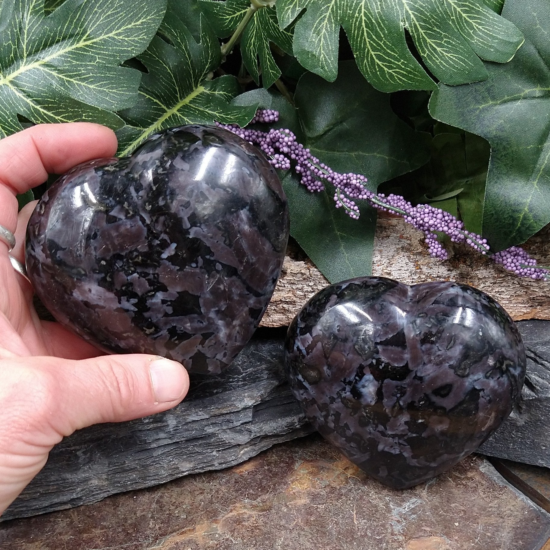 IG-5B Indigo Gabbro Heart